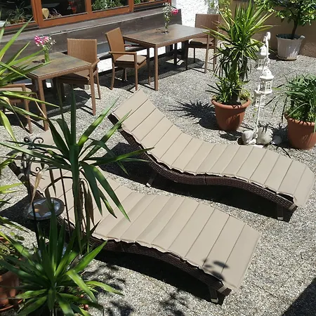 Huettwirt ゲストハウス 2*