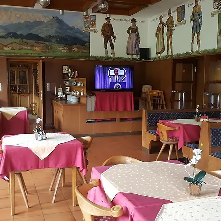 Guest house Huttwirt