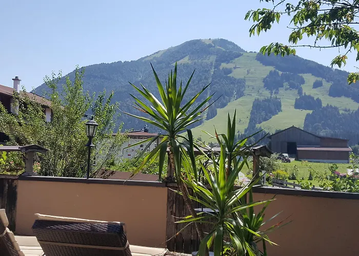 Huttwirt 2* كوسن