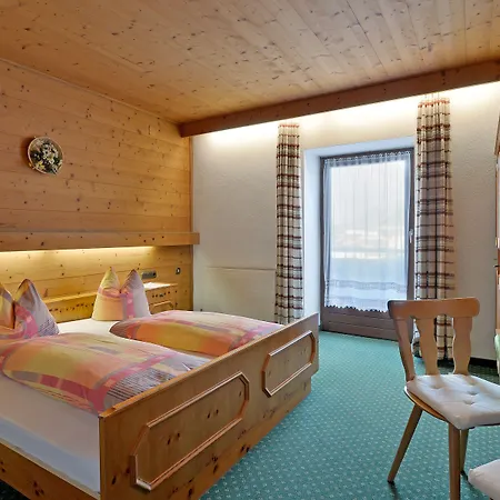 Huettwirt 2* Kössen