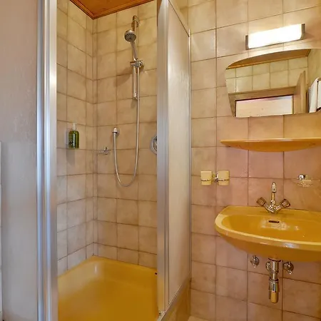 Huettwirt 2* Kössen