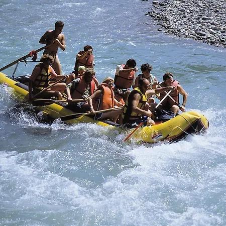 Huettwirt 招待所 2*