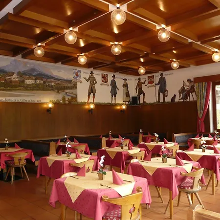 招待所 Huettwirt 2*