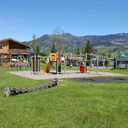 Huettwirt 招待所 Kössen