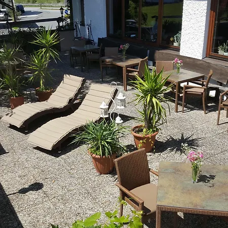 Huettwirt 招待所 Kössen